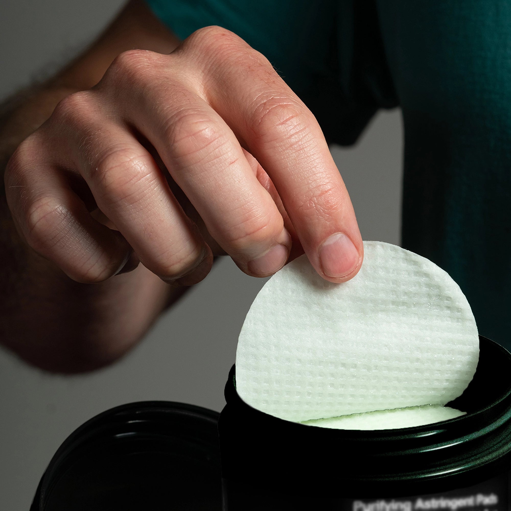 Purifying Astringent Pads - Image 3